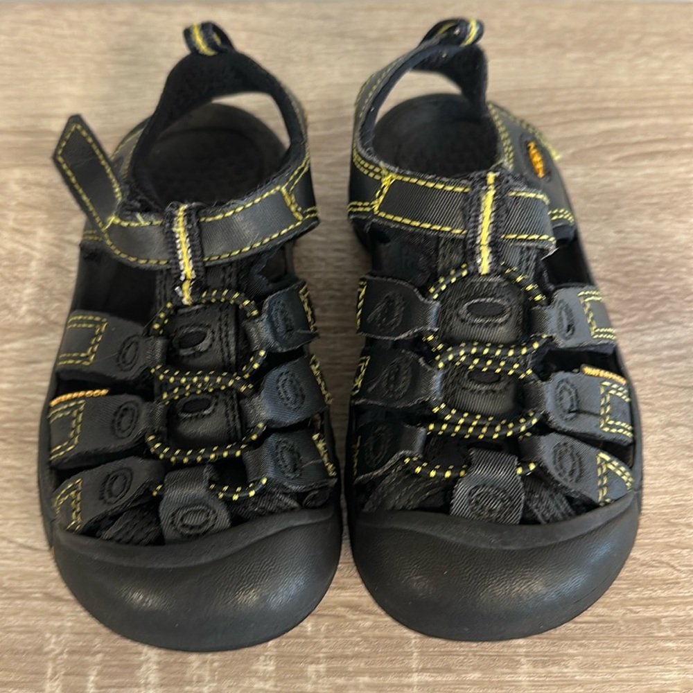 KEEN Newport H2 Waterproof Hiking Sandal Water Shoe Black Yellow 11 - Picture 7 of 7